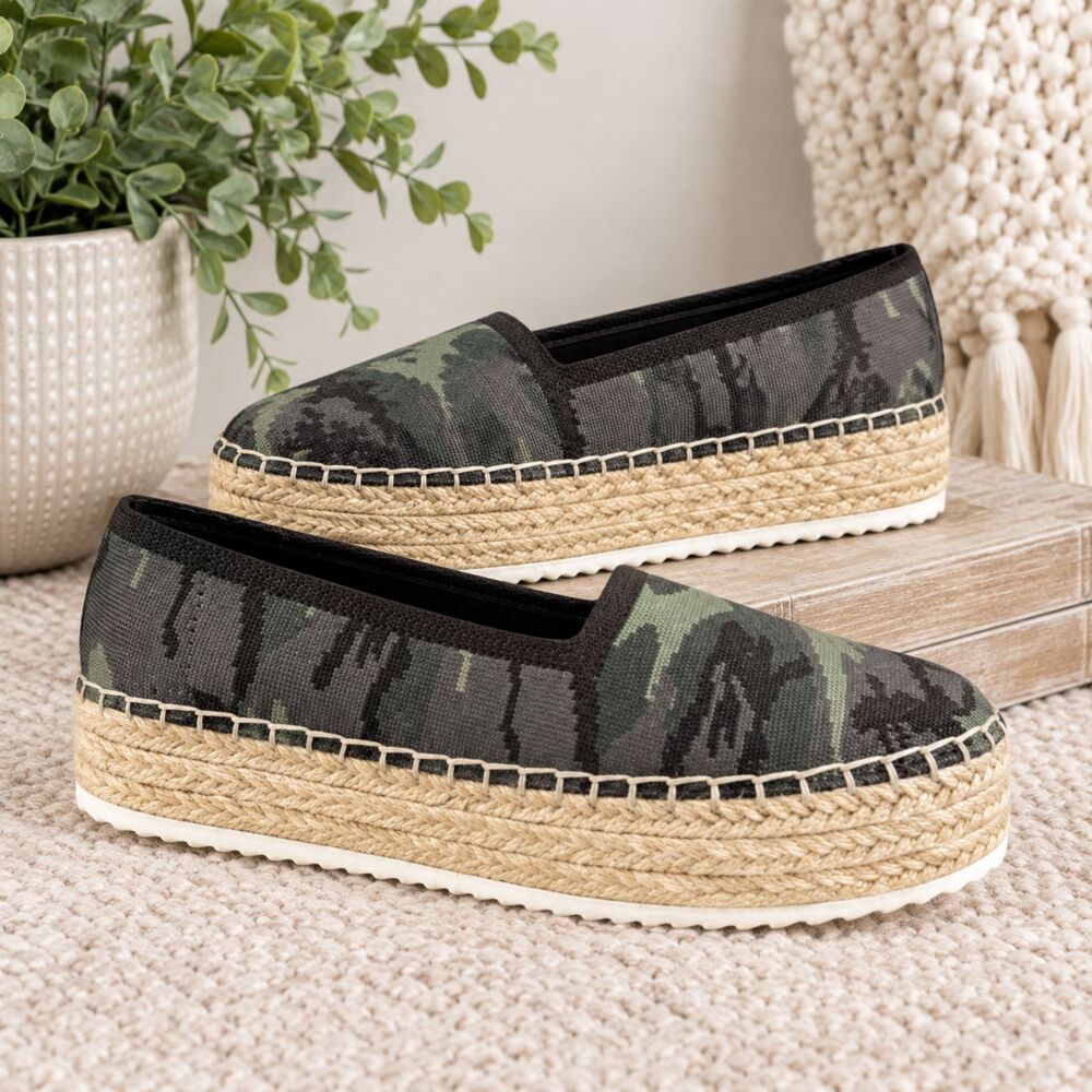 Gianni Bini Shyleah Camo Platform Slip On Espadrille Flats Womens Size 6 Coastal